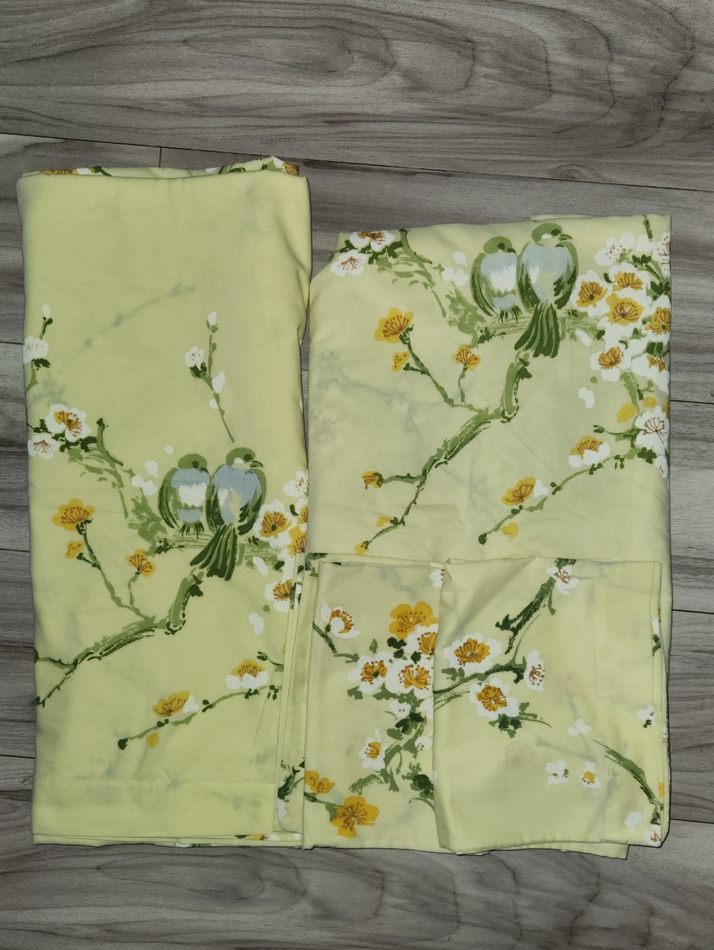 Vintage Floral Yellow With Birds Double/Full Bedding Set 4 Pcs.